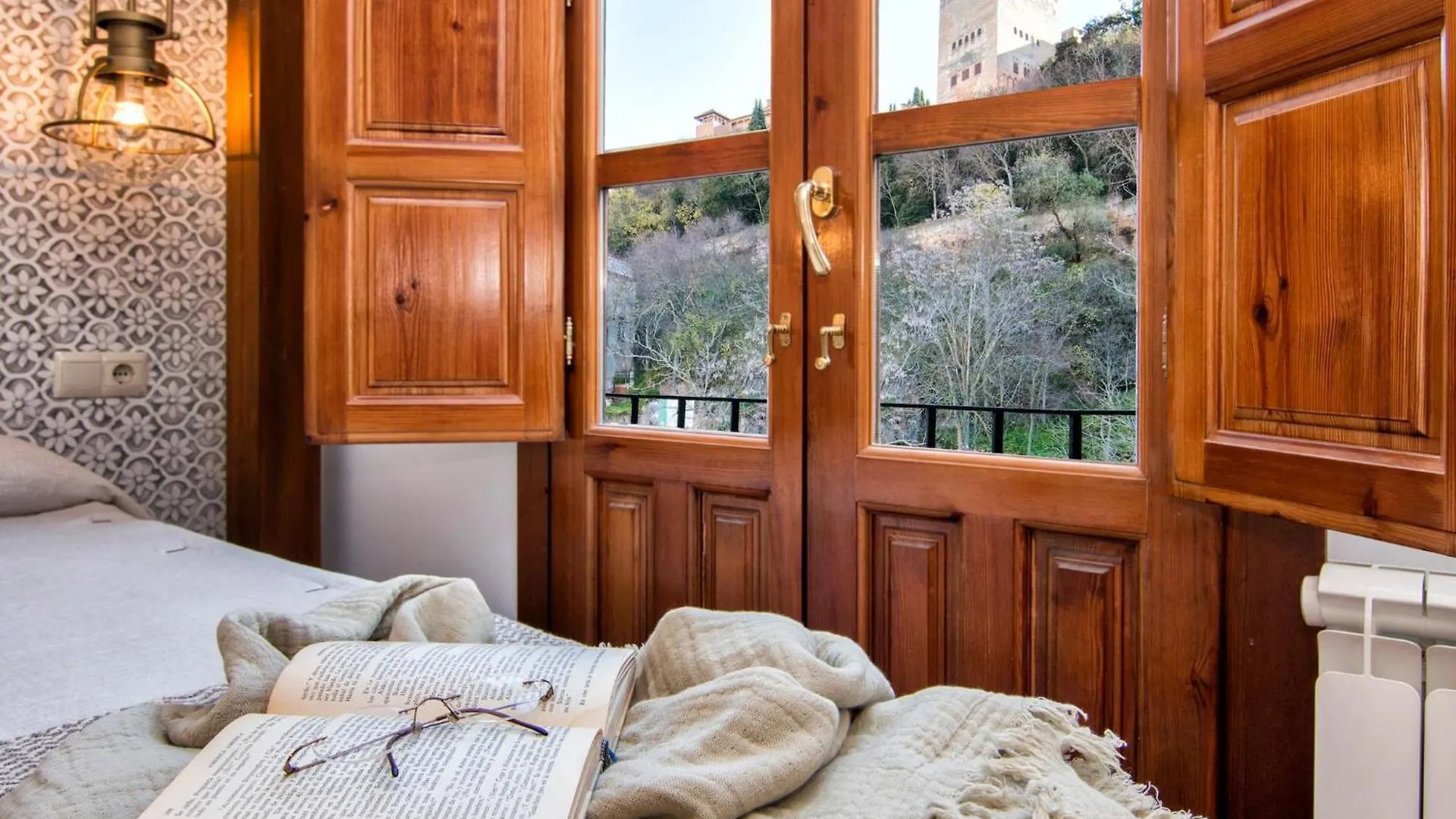 Luxury Alhambra Hideaway Apartment Granada 0*,  Spain